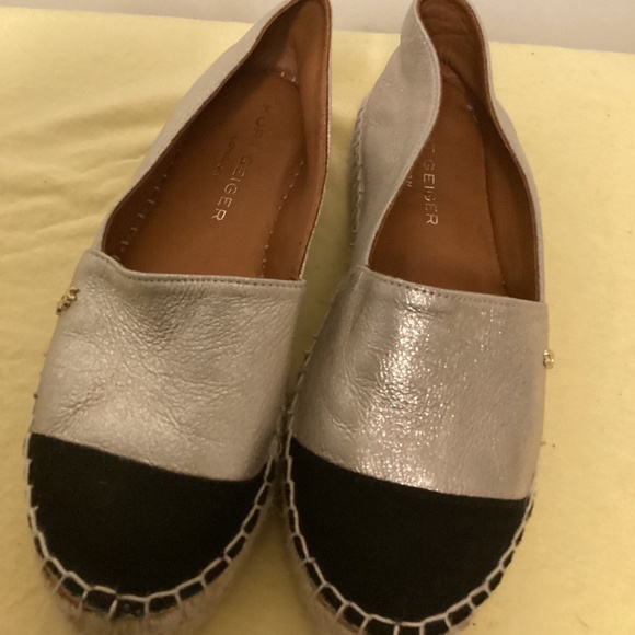 KURT GEIGER LONDON BLACK AND GOLDEN ESPADRILLE SZ 38 1/2 - Picture 1 of 8